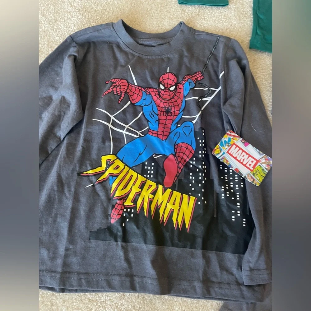 NWT Bundle of 5 kid size 6-7 tops. Marvel, old navy‎ etc
